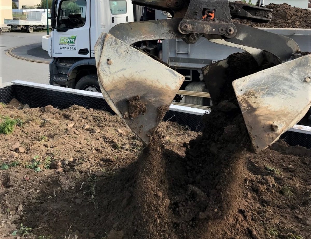 Drm Materiaux Amenagement Exterieur Dans Le Morbihan 56 Achat De Terre Vegetale A Vannes