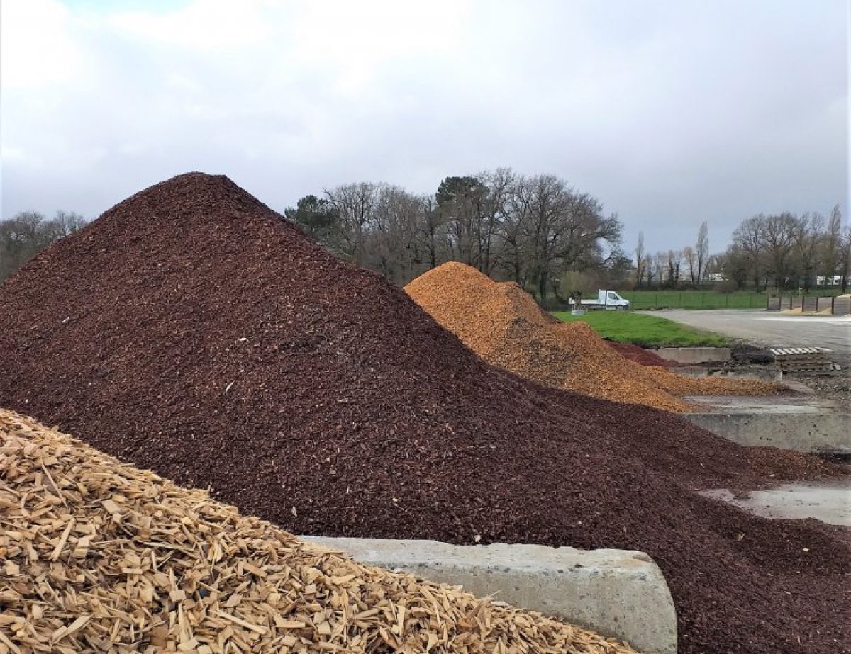 Drm Materiaux Amenagement Exterieur Dans Le Morbihan 56 Vente De Paillage De Bois A Auray Morbihan 56